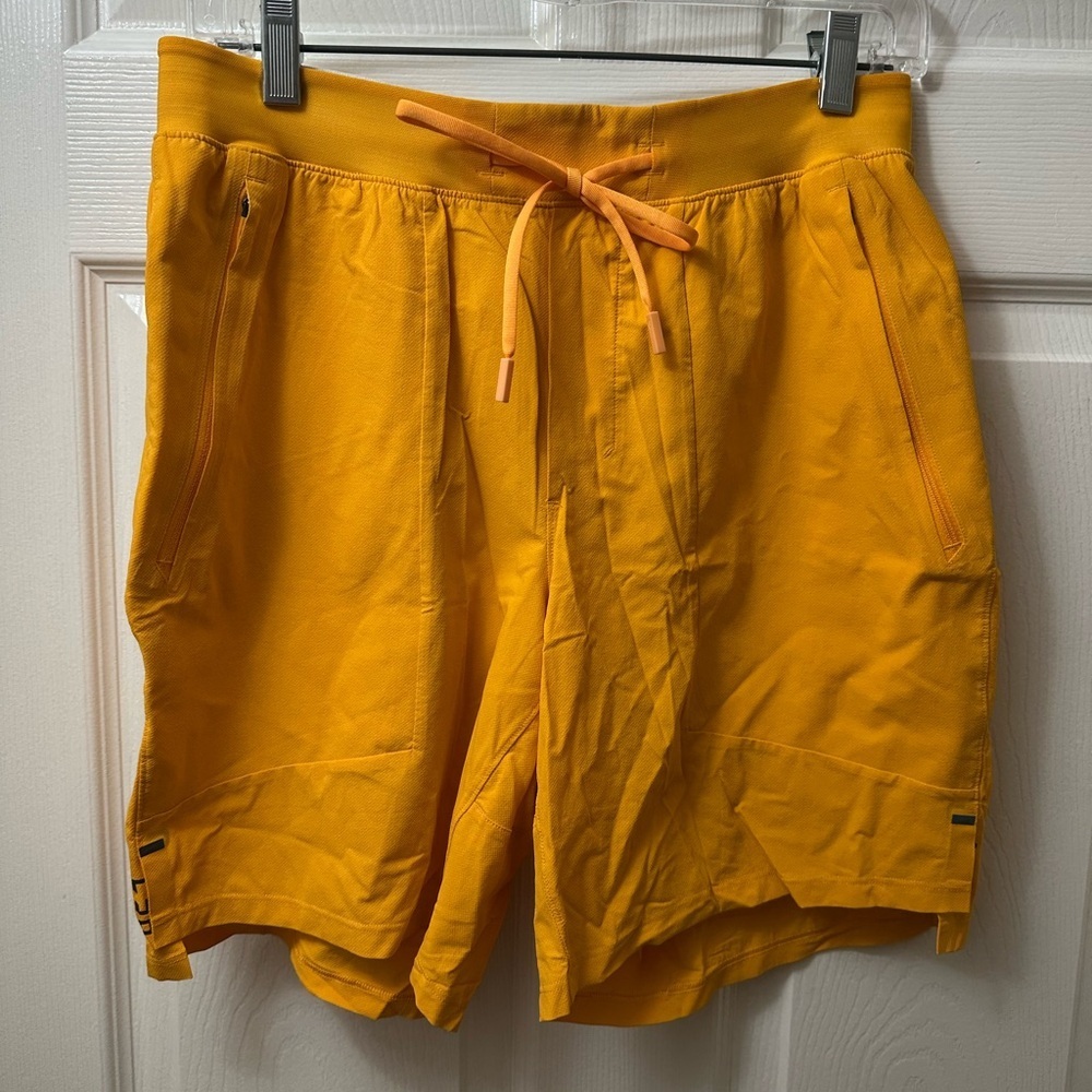 Lululemon Men’s License to Train Linerless Short 7" Size Medium